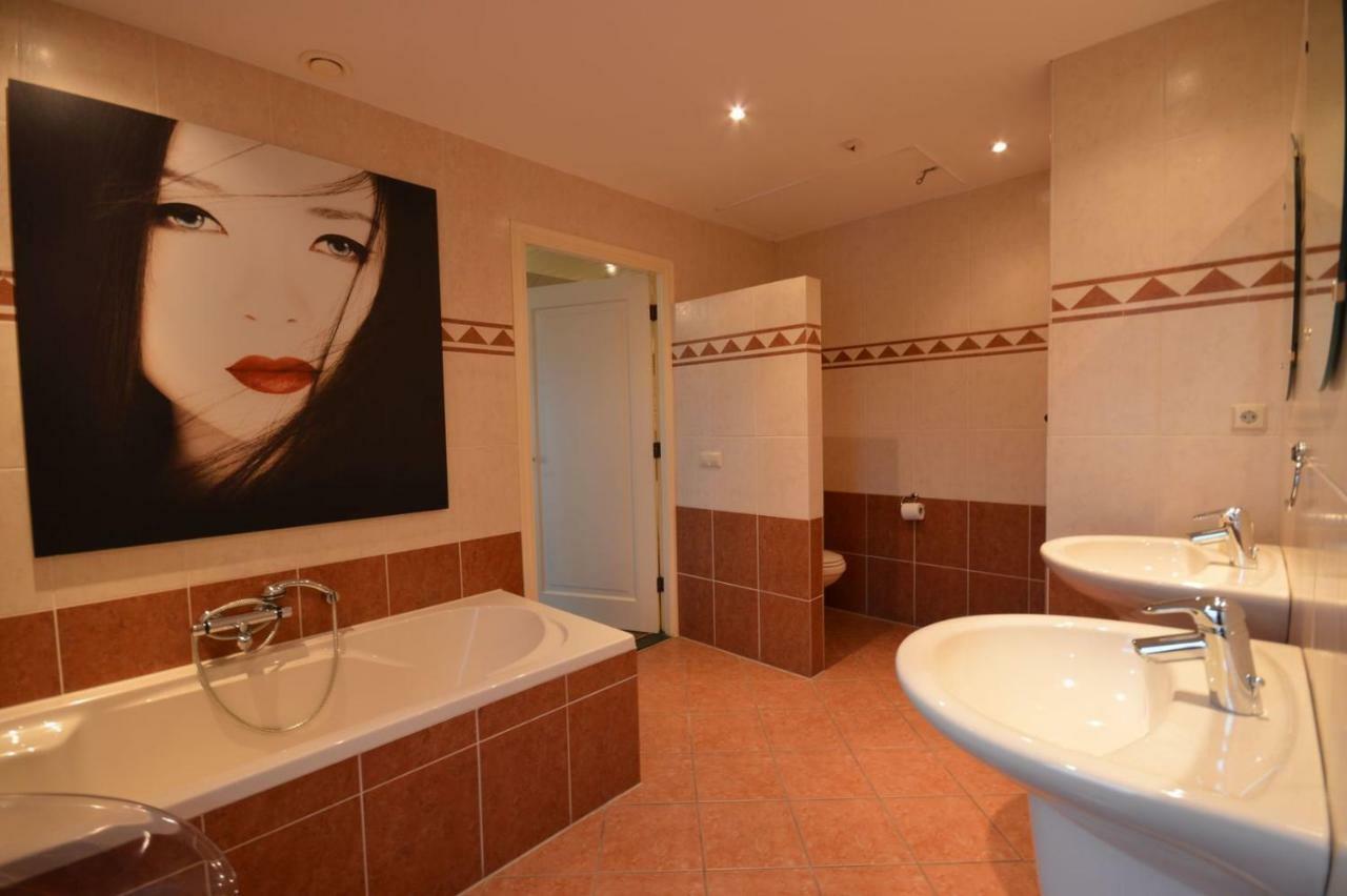 Wake Up Call Bed & Breakfast Westbroek Eksteriør billede